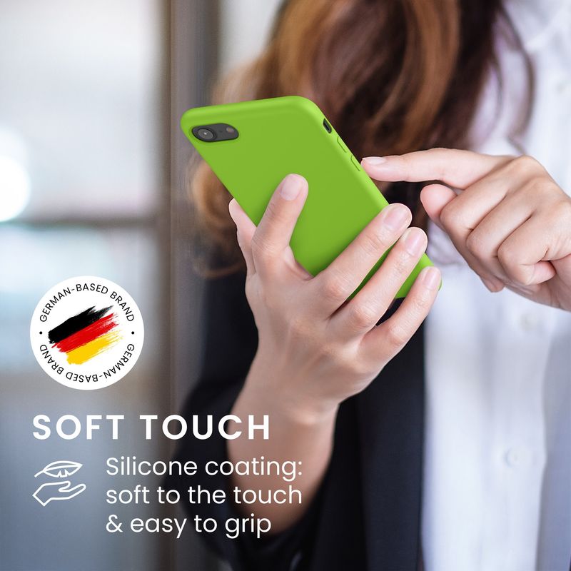 Laptop, Telefoane si Tablete - Telefoane mobile si accesorii - Accesorii Telefoane - Huse telefoane - Husa Kwmobile pentru iPhone SE (2022)/SE (2020)/8/7, incarcare wireless, anti-alunecare, silicon, verde - Infinity.ro