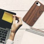 Laptop, Telefoane si Tablete - Telefoane mobile si accesorii - Accesorii Telefoane - Huse telefoane - Husa Kwmobile pentru iPhone 17e/16e, anti-alunecare, lemn, TPU, maro - Infinity.ro