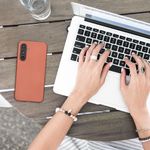 Laptop, Telefoane si Tablete - Telefoane mobile si accesorii - Accesorii Telefoane - Huse telefoane - Husa Kwmobile pentru Samsung Galaxy A54 5G, anti-alunecare, silicon, bronz - Infinity.ro