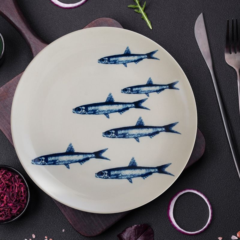 Casa si Gradina - Bucatarie si vesela - Vesela si tacamuri - Servicii de masa - Set farfurii 18 piese, pentru 6 persoane, Eleganta Marina, Cesiro, Alb lucios decor sardine - Infinity.ro