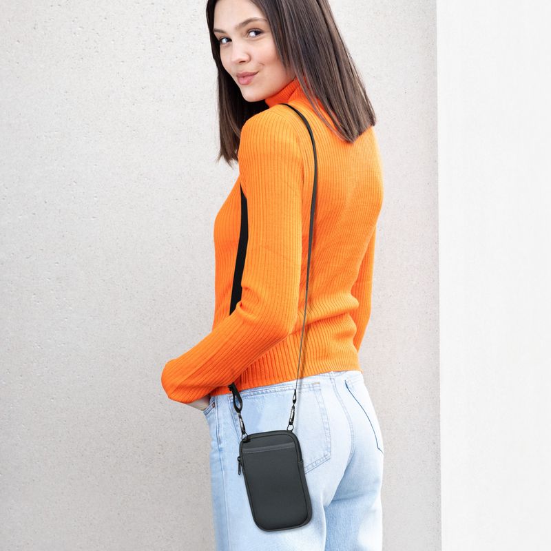 Laptop, Telefoane si Tablete - Telefoane mobile si accesorii - Accesorii Telefoane - Huse telefoane - Husa Kwmobile, protectie la zgarieturi, prindere cu carabina, protectie la praf, neopren, gri - Infinity.ro