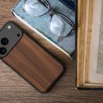 Laptop, Telefoane si Tablete - Telefoane mobile si accesorii - Accesorii Telefoane - Huse telefoane - Husa tip bumper Kwmobile pentru iPhone 17 Pro Max, protectie la socuri, lemn, TPU, maro vintage - Infinity.ro