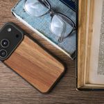 Laptop, Telefoane si Tablete - Telefoane mobile si accesorii - Accesorii Telefoane - Huse telefoane - Husa tip bumper Kwmobile pentru iPhone 17 Pro, protectie la socuri, lemn, TPU, maro vintage - Infinity.ro