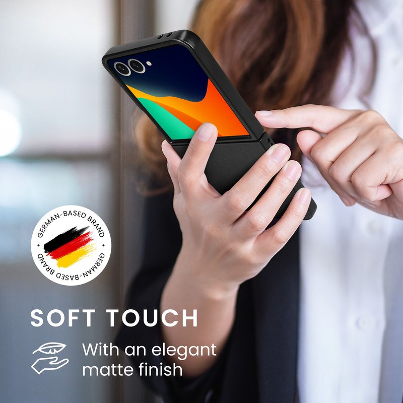 Laptop, Telefoane si Tablete - Telefoane mobile si accesorii - Accesorii Telefoane - Huse telefoane - Husa Kwmobile pentru Samsung Galaxy Z Flip7, protectie la socuri, piele ecologica, negru - Infinity.ro
