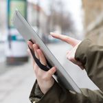 Laptop, Telefoane si Tablete - Telefoane mobile si accesorii - Accesorii Telefoane - Suport si docking telefoane - Set 3 suporturi adezive Kwmobile pentru tableta, functie stand, anti-alunecare, plastic, negru - Infinity.ro