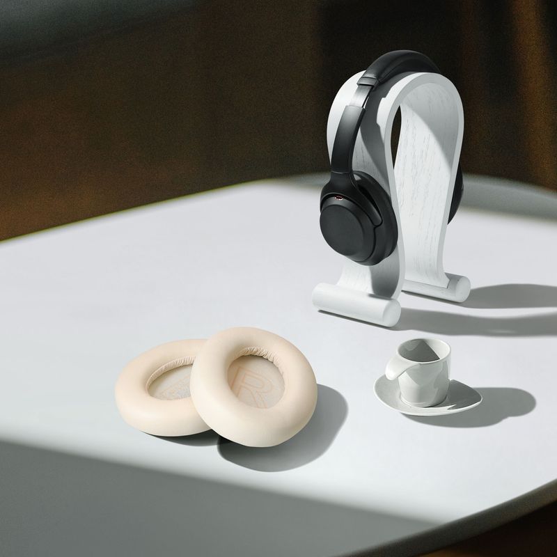 TV, Audio-Video si Foto - Portabile audio - Casti audio - Set 2 pernite pentru casti Kwmobile pentru Anker Soundcore Q11i, confort sporit, Piele ecologica, alb - Infinity.ro