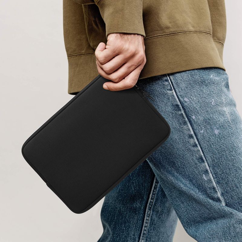 Laptop, Telefoane si Tablete - Tablete si accesorii tablete - Accesorii Tablete - Huse tablete - Husa tip pouch Kwmobile universala pentru tableta, neopren, negru, protectie la zgarieturi - Infinity.ro