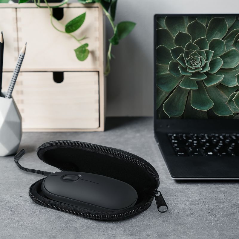 PC, gaming si accesorii - Periferice PC - Periferice Diverse - Folie palm rest Kwmobile pentru Logitech Pebble Mouse 2 M350s, Pebble Mouse M350, protectie la socuri, neopren, negru - Infinity.ro