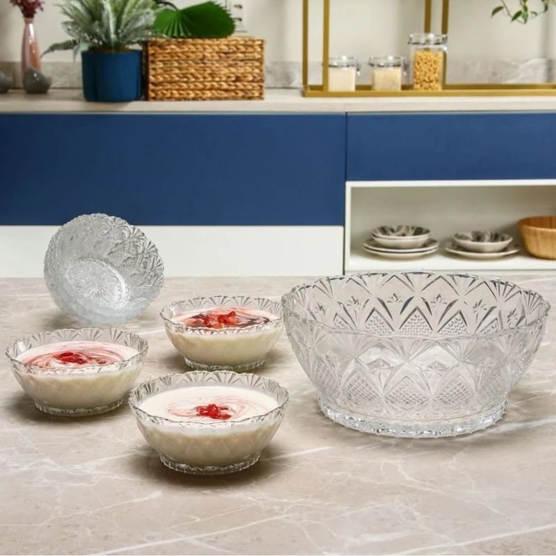 Casa si Gradina - Bucatarie si vesela - Vesela si tacamuri - Farfurii si boluri - Set servire salata 7 piese, bol mare cu 6 boluri mici din sticla transparenta, design sculptat in relief pentru aperitive si desert - Infinity.ro