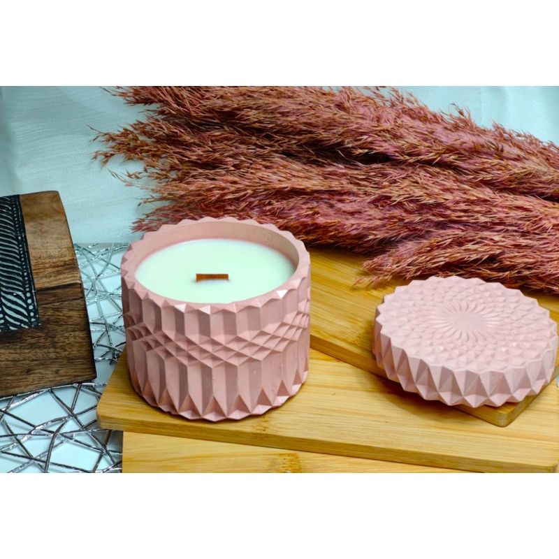 Casa si Gradina - Decoratiuni - Aromaterapie si lumanari - Lumanari si candele - Lumanare Parfumata Blossom Blaze-Chiffon Musk Rose, Bergamota, Sofran & Chihlimbar, Fitil Lemn, Hand Made 250gr - Infinity.ro