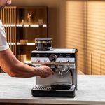 Electronice si Electrocasnice - Electrocasnice bucatarie - Preparare bauturi - Espressoare - Espressor manual cu rasnita Krups Precision XP801T10, 15 bari, rezervor apa 3.5 L, 30 trepte de rasnire, 3 trepte - Infinity.ro