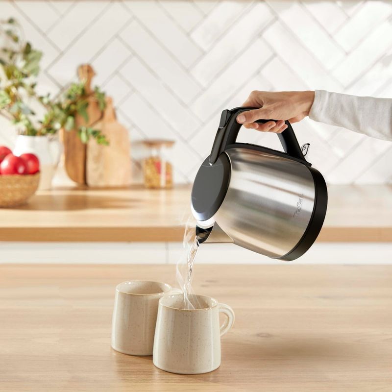 Electronice si Electrocasnice - Electrocasnice bucatarie - Preparare bauturi - Fierbatoare de apa - Fierbator de apa Tefal Subito Mini KO5S2DE0, 2400 W, 1 L, inox, baza rotativa, oprire automata, filtru detasabil - Infinity.ro