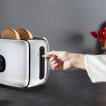 Electronice si Electrocasnice - Electrocasnice bucatarie - Preparare paine - Prajitoare de paine - Prajitor de paine Tefal Majestuo TT883D10, 1050W, 7 trepte de rumenire, functie dezghetare, reincalzire, tava - Infinity.ro