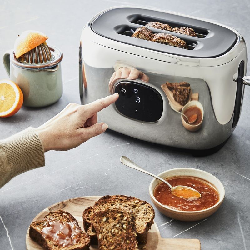 Electronice si Electrocasnice - Electrocasnice bucatarie - Preparare paine - Prajitoare de paine - Prajitor de paine Tefal Majestuo TT883D10, 1050W, 7 trepte de rumenire, functie dezghetare, reincalzire, tava - Infinity.ro