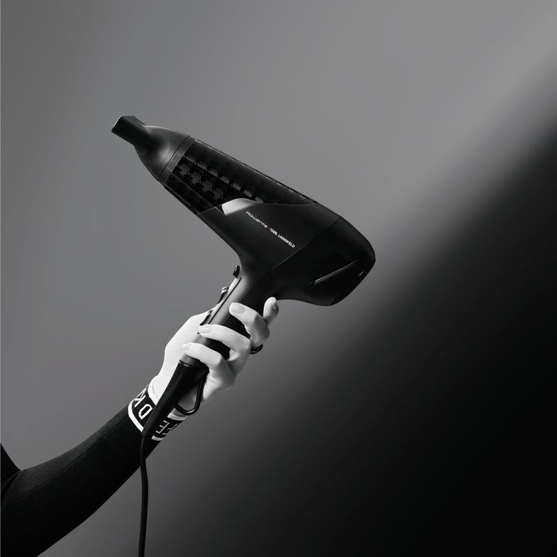Ingrijire personala si Cosmetice - Aparate & accesorii ingrijire personala - Hair styling - Uscatoare de par - Uscator de par Rowenta x Karl Lagerfeld Studio Dry CV581LF0, 2100W, Tehnologie Effiwatts, 6 trepte de viteza si - Infinity.ro