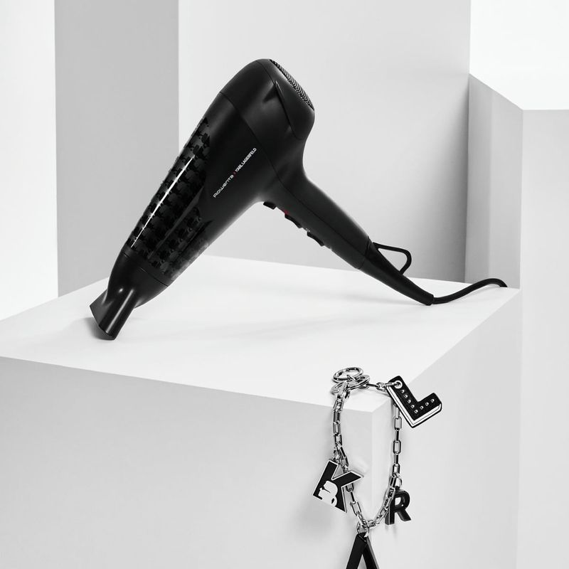 Ingrijire personala si Cosmetice - Aparate & accesorii ingrijire personala - Hair styling - Uscatoare de par - Uscator de par Rowenta x Karl Lagerfeld Studio Dry CV581LF0, 2100W, Tehnologie Effiwatts, 6 trepte de viteza si - Infinity.ro