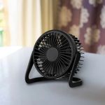 Electronice si Electrocasnice - Climatizare si sisteme de incalzire - Aparate racire aer - Ventilatoare - Ventilator de masa cu incarcare USB, Dimensiune 14x11x15cm, Negru - Infinity.ro