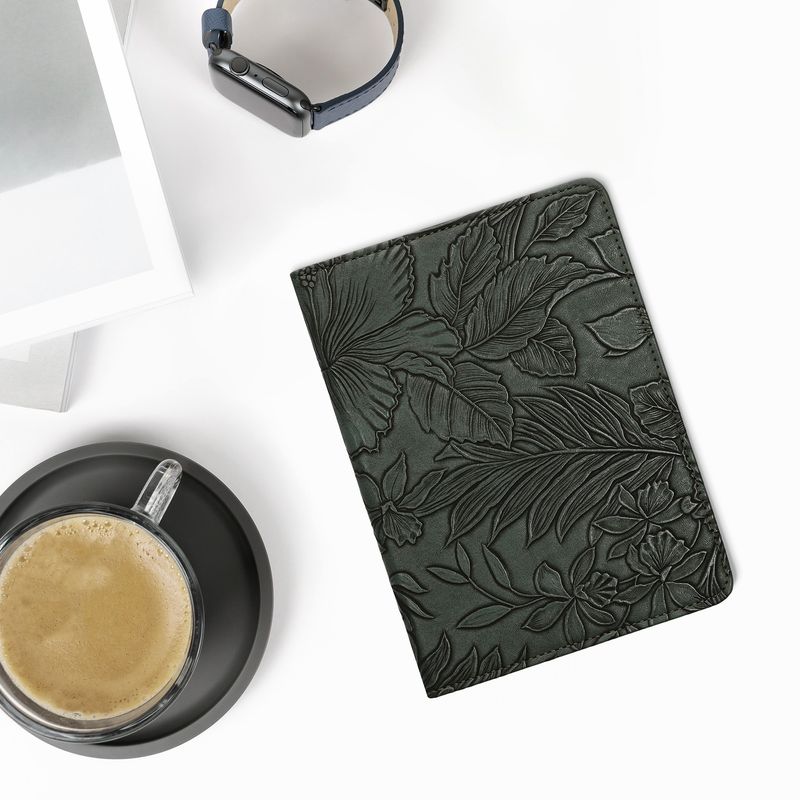 Laptop, Telefoane si Tablete - Ebook reader si accesorii - Accesorii eBook Reader - Husa Kwmobile pentru Amazon Kindle Paperwhite 12 (2024), Colorsoft, inchidere magnetica, Sleep/Wake, piele eco, verde - Infinity.ro