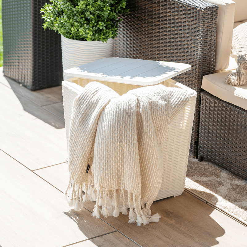 Casa si Gradina - Gradina si terasa - Mobilier exterior - Dulapuri si lazi depozitare exterior - Cutie / masa de depozitare pentru gradina, alba, UGUR - Infinity.ro