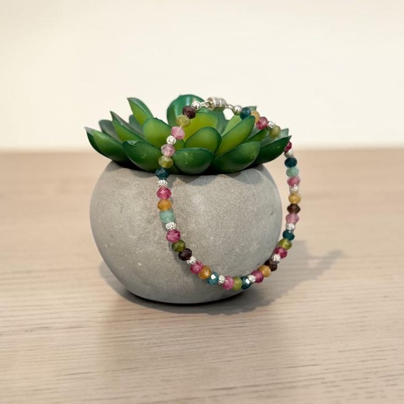 Fashion, accesorii si bijuterii - Femei - Bijuterii femei - Bratari femei - Bratara colorata din Turmalina multicolora cu inchidere magnetica din argint 925 - Infinity.ro