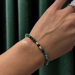 Fashion, accesorii si bijuterii - Femei - Bijuterii femei - Bratari femei - Piatra care pare ca straluceste din alta lume! Bratara din Labradorit verde cu inchidere magnetica din argint - Infinity.ro