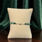 Fashion, accesorii si bijuterii - Femei - Bijuterii femei - Bratari femei - Piatra care pare ca straluceste din alta lume! Bratara din Labradorit verde cu inchidere magnetica din argint - Infinity.ro
