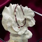 Fashion, accesorii si bijuterii - Femei - Bijuterii femei - Coliere femei - Colier elegant Enisse din cristale de Granat si Perle de cultura cu Argint 925 - Infinity.ro