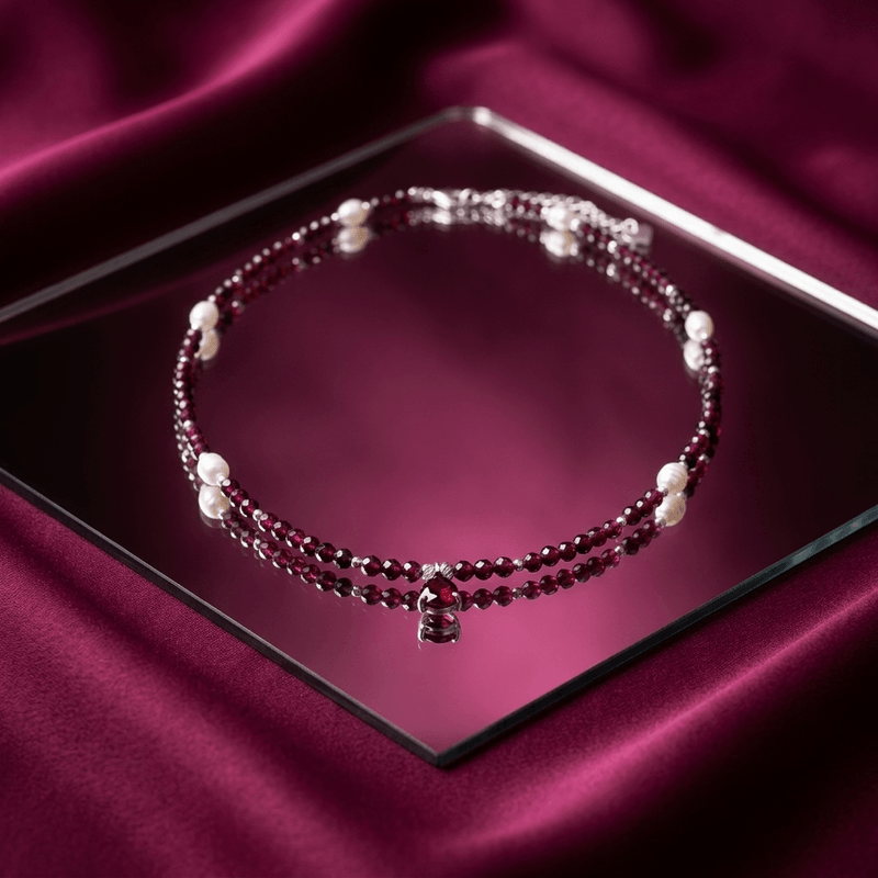 Fashion, accesorii si bijuterii - Femei - Bijuterii femei - Coliere femei - Colier elegant Enisse din cristale de Granat si Perle de cultura cu Argint 925 - Infinity.ro