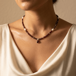 Fashion, accesorii si bijuterii - Femei - Bijuterii femei - Coliere femei - Colier elegant Enisse din cristale de Granat si Perle de cultura cu Argint 925 - Infinity.ro