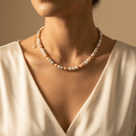 Fashion, accesorii si bijuterii - Femei - Bijuterii femei - Coliere femei - Colier Joplin din margele de sidef de scoica texturate cu accesorii din argint placate cu aur, ajustabil - Infinity.ro