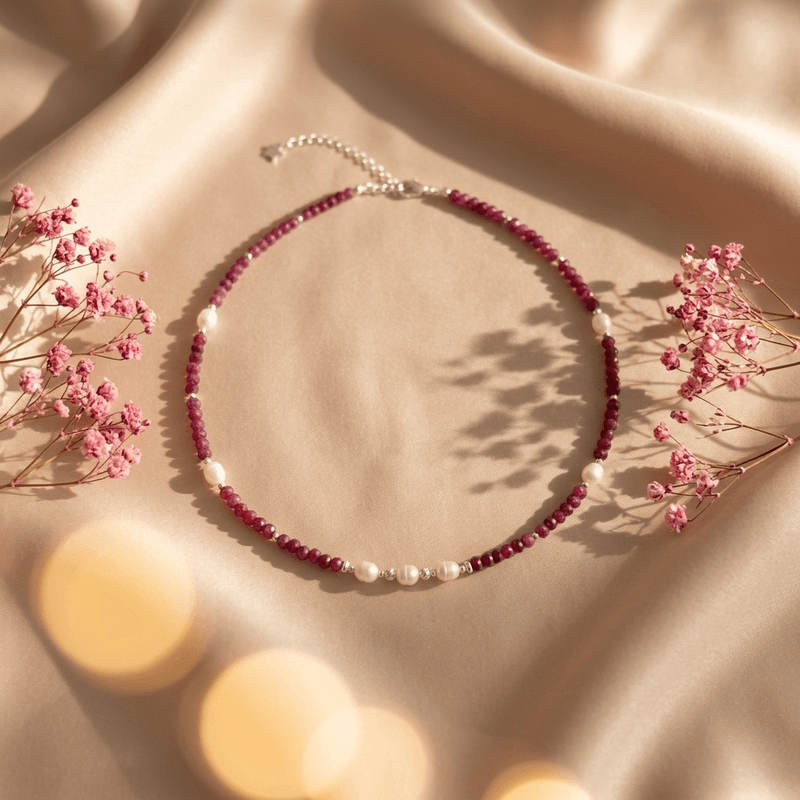 Fashion, accesorii si bijuterii - Femei - Bijuterii femei - Coliere femei - NOU! Colier choker Kiara din cristale de rubin si perle de cultura cu argint 925 - Infinity.ro