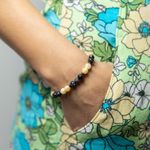 Fashion, accesorii si bijuterii - Femei - Bijuterii femei - Bratari femei - Bratara handmade din pietre semipretioase pentru femei cu Jad Galben si Shell Turquoise Negru, sfere de 6mm - Infinity.ro