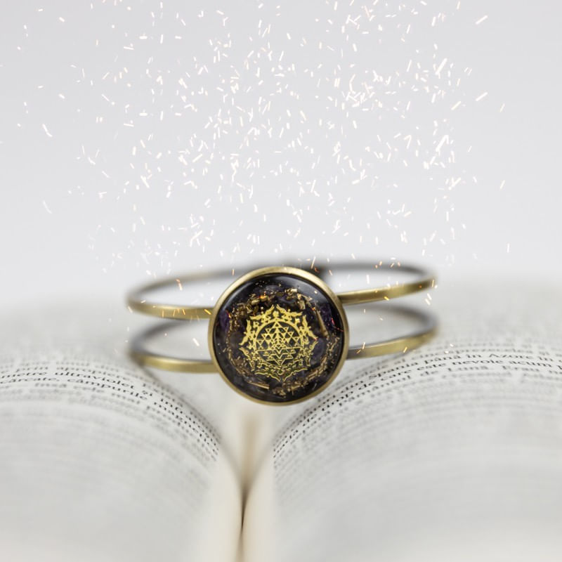 Fashion, accesorii si bijuterii - Femei - Bijuterii femei - Bratari femei - Bratara orgonica ASHIA din alama galvanizata in bronz antic, foite Cupru si Ametist si Sri Yantra, 6.2 cm - Infinity.ro