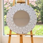 Casa si Gradina - Decoratiuni - Tablouri - Tablou Mandala cu oglinda centrala, in culori argintiu-alb, 60 cm, suport MDF - Infinity.ro