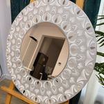 Casa si Gradina - Decoratiuni - Tablouri - Tablou Mandala cu oglinda centrala, in culori argintiu-alb, 60 cm, suport MDF - Infinity.ro