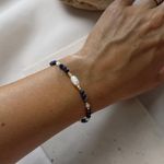 Fashion, accesorii si bijuterii - Femei - Bijuterii femei - Bratari femei - Bratara Thea eleganta din safir natural, piatra lunii cu perla centrala si argint 925 placat cu aur - Infinity.ro
