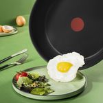 Casa si Gradina - Bucatarie si vesela - Vase pentru gatit - Tigai si seturi - Tigaie Tefal Renew de 28 cm C4320623, 100% aluminiu reciclat, indicator Thermo-Signal, compatibil cu inductia, invelis - Infinity.ro