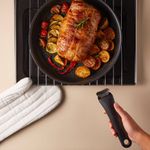 Casa si Gradina - Bucatarie si vesela - Vase pentru gatit - Tigai si seturi - Set de 3 piese Tefal Ingenio Eco Resist L3979102, tigaie de 24/28 cm, maner detasabil, invelis antiaderent Titanium - Infinity.ro