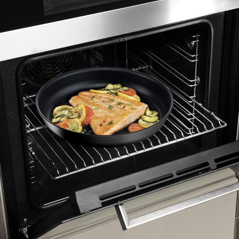 Casa si Gradina - Bucatarie si vesela - Vase pentru gatit - Tigai si seturi - Set de 3 piese Tefal Ingenio Eco Resist L3979102, tigaie de 24/28 cm, maner detasabil, invelis antiaderent Titanium - Infinity.ro