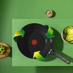 Casa si Gradina - Bucatarie si vesela - Vase pentru gatit - Tigai si seturi - Tigaie wok Tefal Renew de 28 cm C4321923, 100% aluminiu reciclat, indicator Thermo-Signal, compatibil cu inductia - Infinity.ro