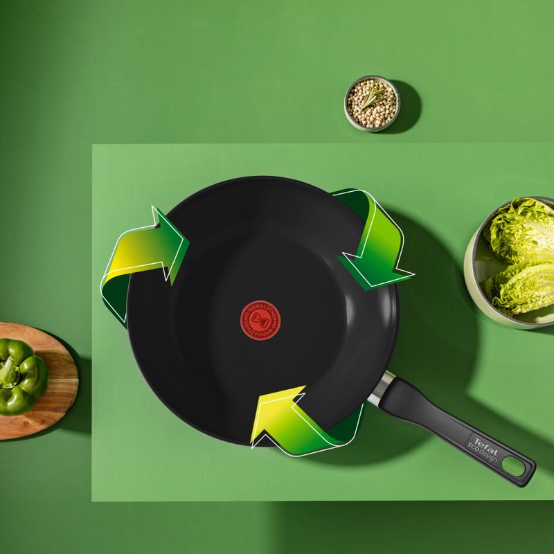 Casa si Gradina - Bucatarie si vesela - Vase pentru gatit - Tigai si seturi - Tigaie wok Tefal Renew de 28 cm C4321923, 100% aluminiu reciclat, indicator Thermo-Signal, compatibil cu inductia - Infinity.ro