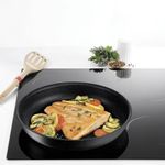 Casa si Gradina - Bucatarie si vesela - Vase pentru gatit - Tigai si seturi - Set de 3 piese Tefal Ingenio Black Stone L3999032, tigaie de 24/28 cm, maner detasabil, invelis antiaderent Mineralia+ - Infinity.ro