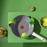 Casa si Gradina - Bucatarie si vesela - Vase pentru gatit - Tigai si seturi - Tigaie wok 28 cm Tefal Renew On C4271932, 100% aluminiu reciclat, indicator Thermo-Signal, compatibil cu inductia - Infinity.ro