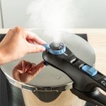 Casa si Gradina - Bucatarie si vesela - Vase pentru gatit - Oale sub presiune - Set de 2 oale sub presiune Tefal Secure Trendy P2584301, 4 / 6 L, sistem siguranta in 5 puncte, 2 programe de gatire - Infinity.ro