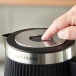 Electronice si Electrocasnice - Electrocasnice bucatarie - Preparare bauturi - Fierbatoare de apa - Fierbator electric Russell Hobbs 26750-70 Bronte, 1.7L, 3000W, design fluted mat, iluminare interna, accenturi crom - Infinity.ro