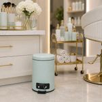Casa si Gradina - Mobilier - Organizare si depozitare - Cosuri de gunoi - Cos de gunoi cu pedala, capacitate 3l, verde pastel cu insertii aurii, 17x25.5 cm - Infinity.ro