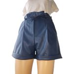 Fashion, accesorii si bijuterii - Femei - Imbracaminte femei - Pantaloni femei - Pantaloni scurti din piele ecologica, bleumarin, talie elastica si cordon detasabil, buzunare laterale, marime S - Infinity.ro