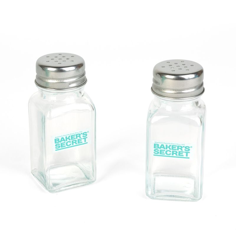 Casa si Gradina - Bucatarie si vesela - Ustensile bucatarie - Rasnite si dozatoare condimente - Set solnita si pipernita Baker's Secret 2 piese sticla 9.2 cm, cu capac inox pentru condimentare precisa - Infinity.ro
