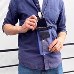 Laptop, Telefoane si Tablete - Telefoane mobile si accesorii - Accesorii Telefoane - Huse telefoane - Husa subacvatica cu snur pentru telefoane de maxim 6.7 inch, realizata din material TPU, intr-o culoare albastra transparenta - Infinity.ro