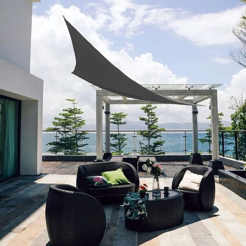 Casa si Gradina - Gradina si terasa - Umbrele si pavilioane - Umbrele - Panza de umbrire triunghiulara, Dimensiune 3.6m, Inele din inox si sfori de fixare, Culoare Gri - Infinity.ro